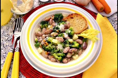 Minestra_di_fagioli_e_broccoletti